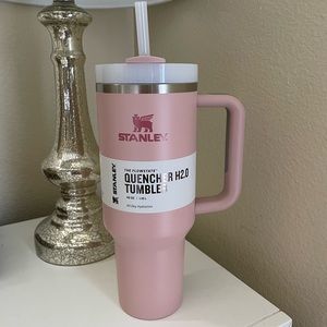 Stanley 40oz Quencher in Pink Dusk